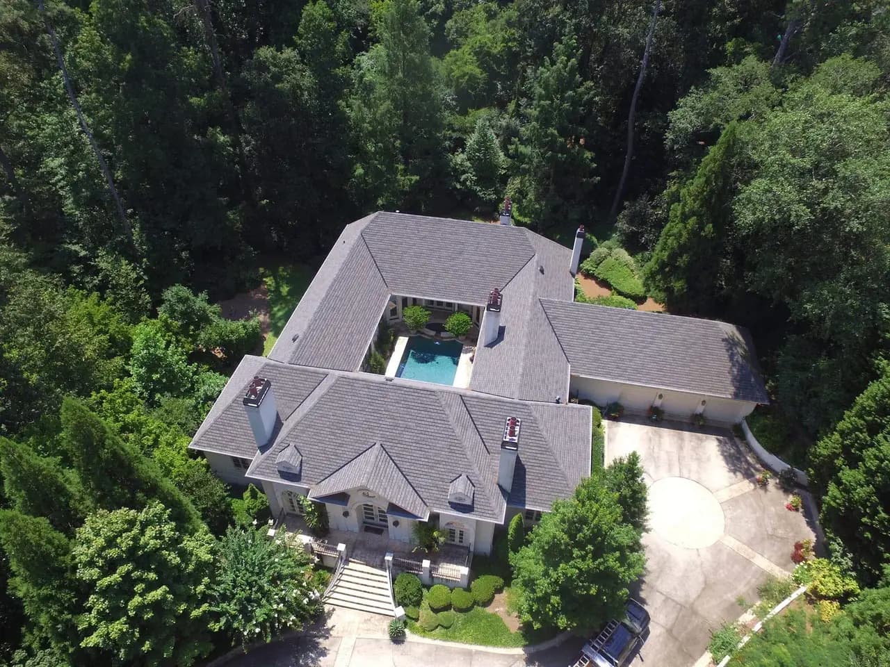 Residential roof replacement with architectural shingles in metro Atlanta